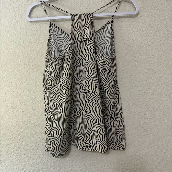 Cute Top - Picture 4 of 5